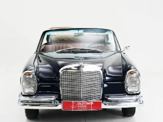 Foto 21 di 40: Mercedes-Benz 220 SE Cabriolet