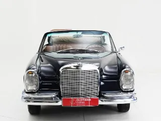 Foto 23 di 40: Mercedes-Benz 220 SE Cabriolet