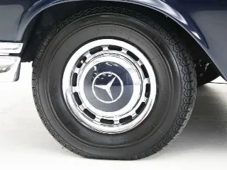 Foto 27 di 40: Mercedes-Benz 220 SE Cabriolet