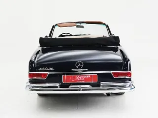 Foto 32 di 40: Mercedes-Benz 220 SE Cabriolet
