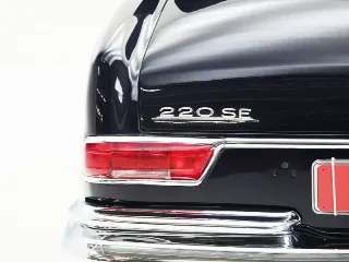 Foto 33 di 40: Mercedes-Benz 220 SE Cabriolet