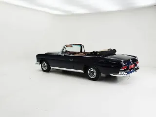 Foto 3 di 40: Mercedes-Benz 220 SE Cabriolet