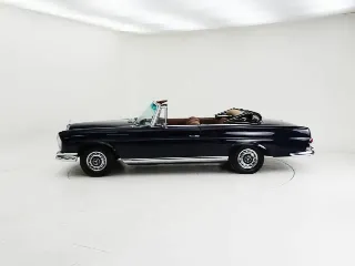 Foto 5 di 40: Mercedes-Benz 220 SE Cabriolet