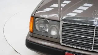 Foto 10 di 40: Mercedes-Benz 230 CE