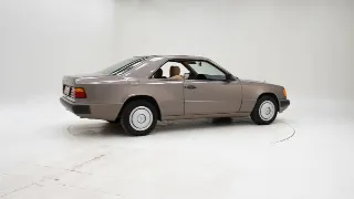 Foto 2 di 40: Mercedes-Benz 230 CE
