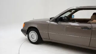 Foto 37 di 40: Mercedes-Benz 230 CE