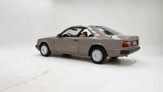Foto 4 di 40: Mercedes-Benz 230 CE