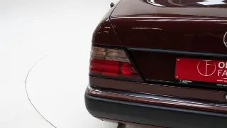 Foto 37 di 40: Mercedes-Benz 230 CE