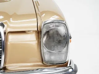 Foto 18 di 40: Mercedes-Benz 250 CE