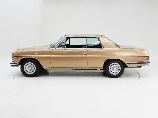 Foto 23 di 40: Mercedes-Benz 250 CE