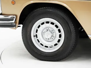 Foto 25 di 40: Mercedes-Benz 250 CE