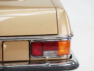 Foto 35 di 40: Mercedes-Benz 250 CE