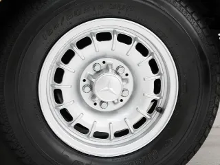Foto 9 di 40: Mercedes-Benz 250 CE