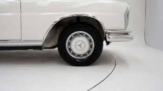 Foto 10 di 40: Mercedes-Benz 280 SE