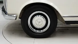 Foto 18 di 40: Mercedes-Benz 280SL Pagode + Hardtop
