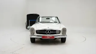 Foto 9 di 40: Mercedes-Benz 280SL Pagode + Hardtop