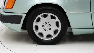 Foto 19 di 40: Mercedes-Benz 300 CE