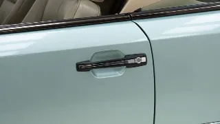 Foto 23 di 40: Mercedes-Benz 300 CE