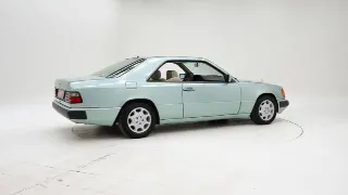 Foto 2 di 40: Mercedes-Benz 300 CE