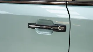 Foto 30 di 40: Mercedes-Benz 300 CE