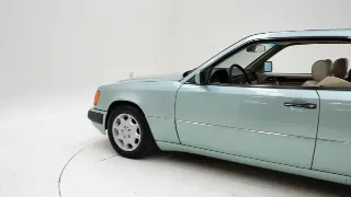 Foto 32 di 40: Mercedes-Benz 300 CE