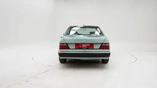 Foto 7 di 40: Mercedes-Benz 300 CE