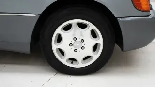 Foto 21 di 40: Mercedes-Benz 300 SE