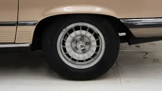 Foto 33 di 80: Mercedes-Benz 350 SL