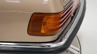 Foto 35 di 80: Mercedes-Benz 350 SL