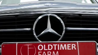 Foto 26 di 40: Mercedes-Benz 380 SL + hardtop
