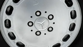 Foto 33 di 40: Mercedes-Benz 420 SEC