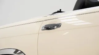 Foto 14 di 40: Mercedes-Benz 560 SL
