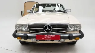 Foto 23 di 40: Mercedes-Benz 560 SL