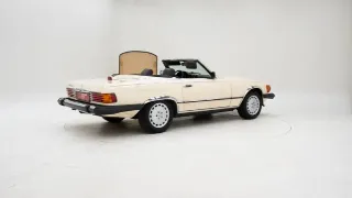 Foto 2 di 40: Mercedes-Benz 560 SL