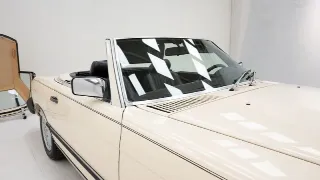 Foto 31 di 40: Mercedes-Benz 560 SL