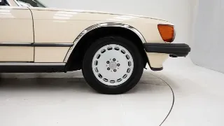 Foto 9 di 40: Mercedes-Benz 560 SL