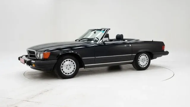 Mercedes-Benz 560 SL