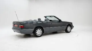 Foto 2 di 40: Mercedes-Benz E 220 Cabriolet