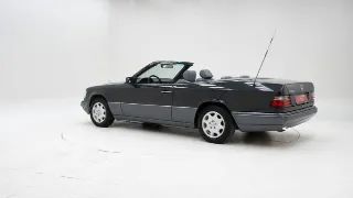 Foto 4 di 40: Mercedes-Benz E 220 Cabriolet