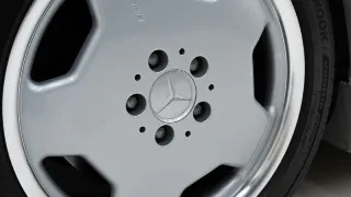 Foto 24 di 40: Mercedes-Benz E 36 AMG + Hardtop