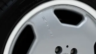 Foto 25 di 40: Mercedes-Benz E 36 AMG + Hardtop