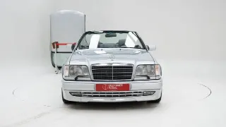 Foto 9 di 40: Mercedes-Benz E 36 AMG + Hardtop