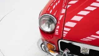 Foto 10 di 40: MG B