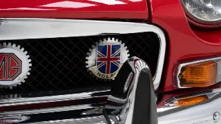 Foto 16 di 40: MG B