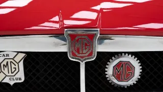 Foto 19 di 40: MG B