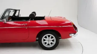 Foto 35 di 40: MG B