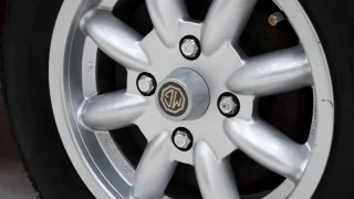 Foto 37 di 40: MG B