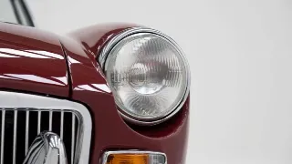 Foto 25 di 40: MG B