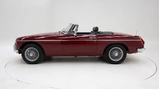 Foto 34 di 40: MG B