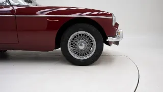 Foto 9 di 40: MG B